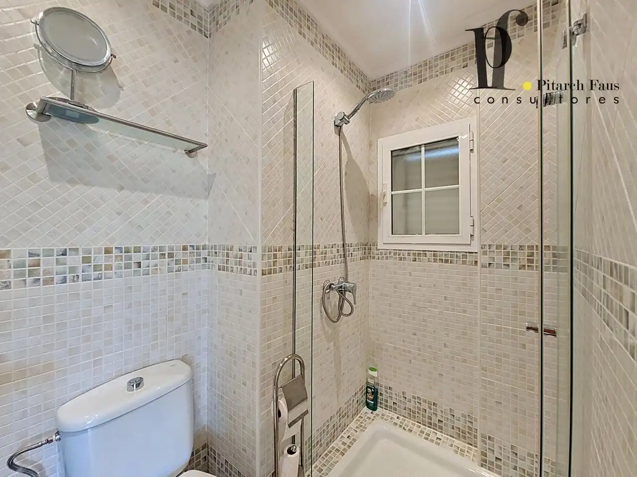 Baño de Casa o chalet en venta en La Pobla de Vallbona con Aire acondicionado, Calefacción y Jardín privado