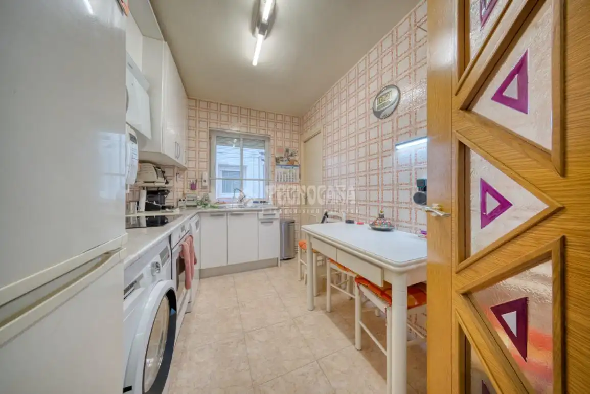 Cocina de Piso en venta en Valladolid con Calefacción, Terraza y Trastero