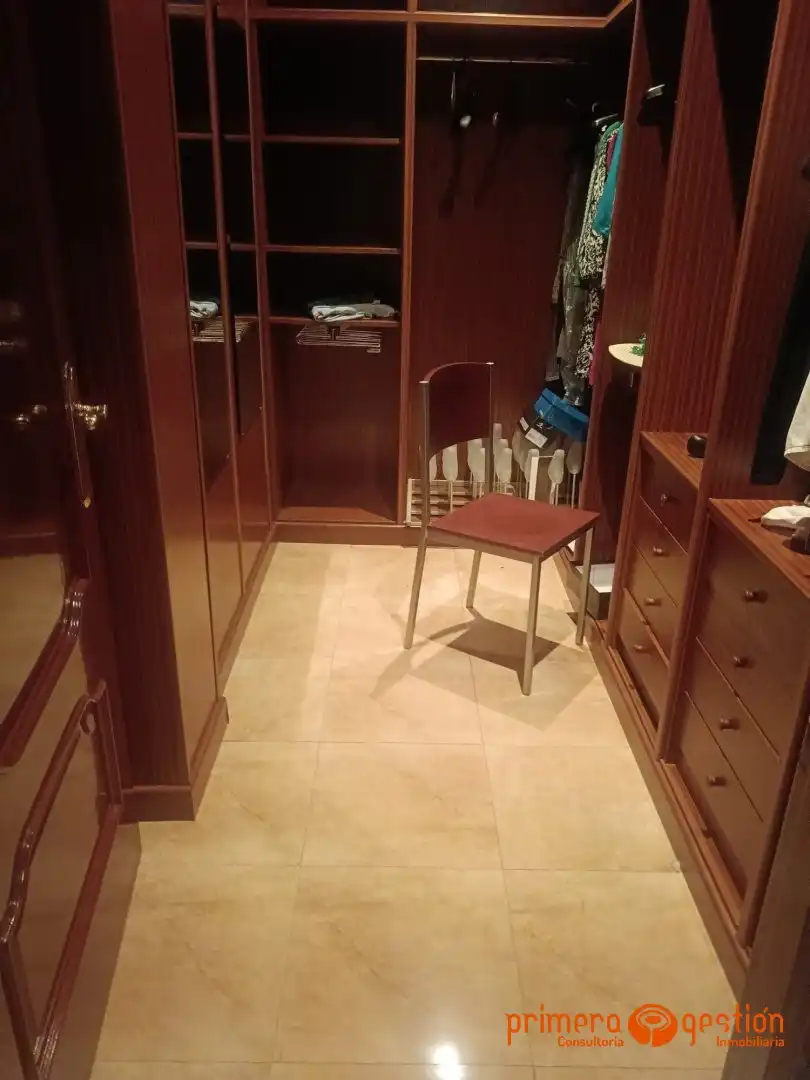 Piso en venta en Carmona con Aire acondicionado