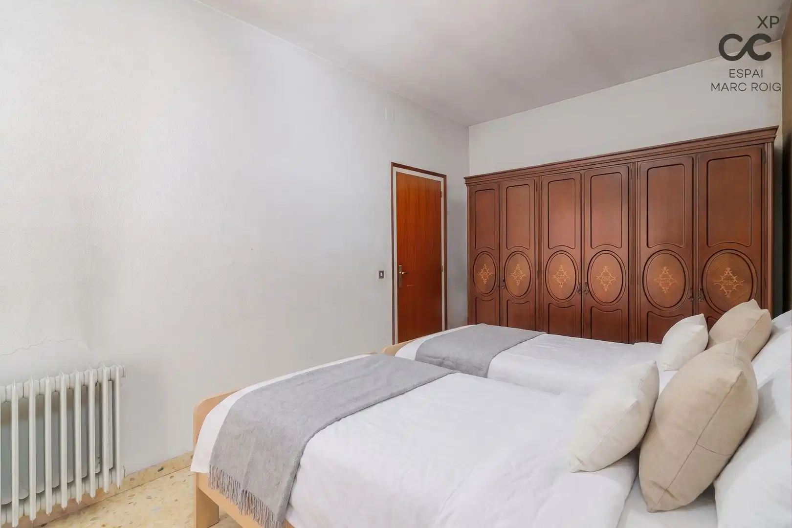 Habitación de Finca rústica en venta en Castelló d'Empúries con Aire acondicionado, Calefacción y Jardín privado