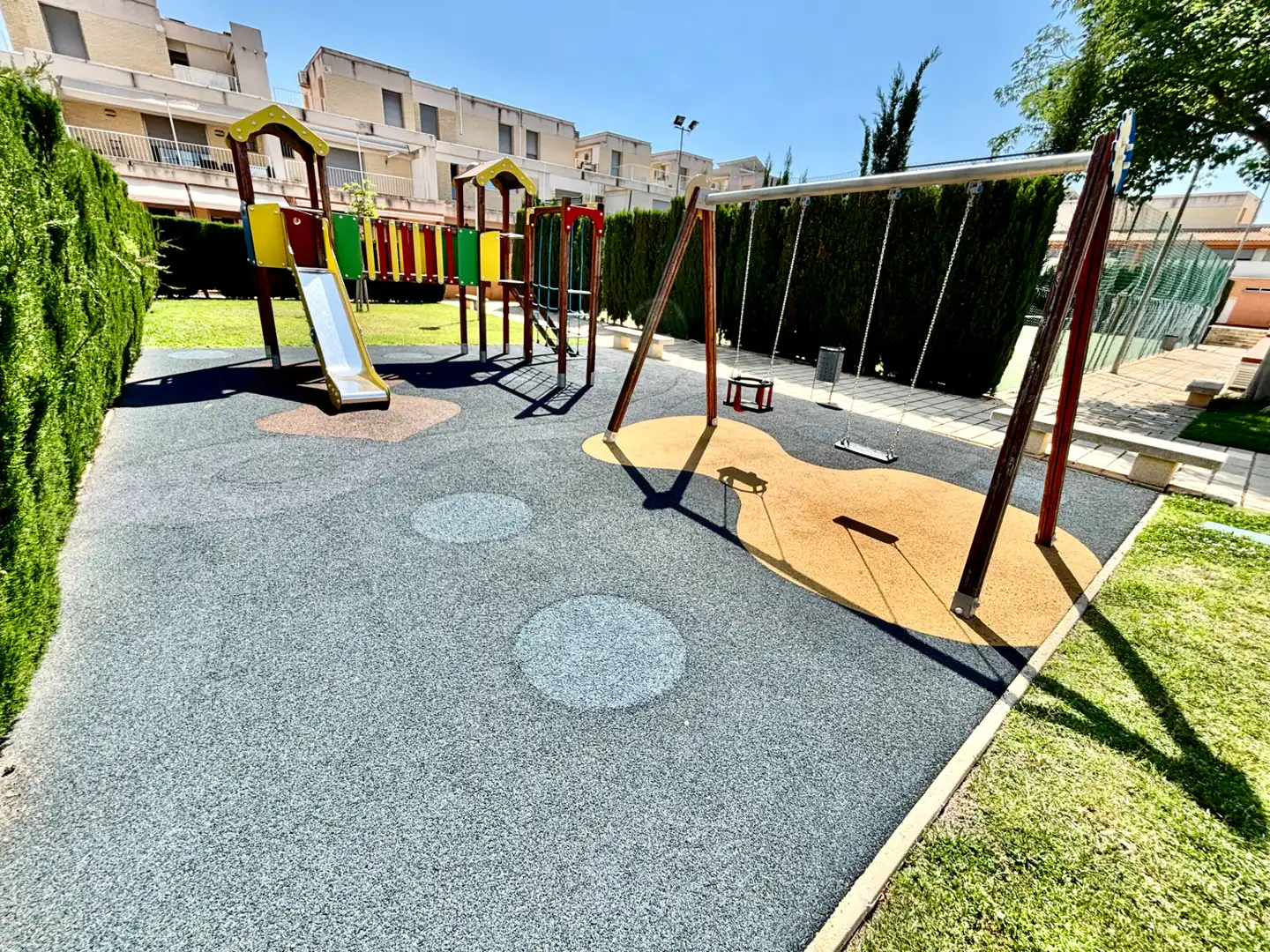 Aparcament de Casa adosada en venda en Alicante / Alacant amb Aire condicionat, Calefacció i Jardí privat