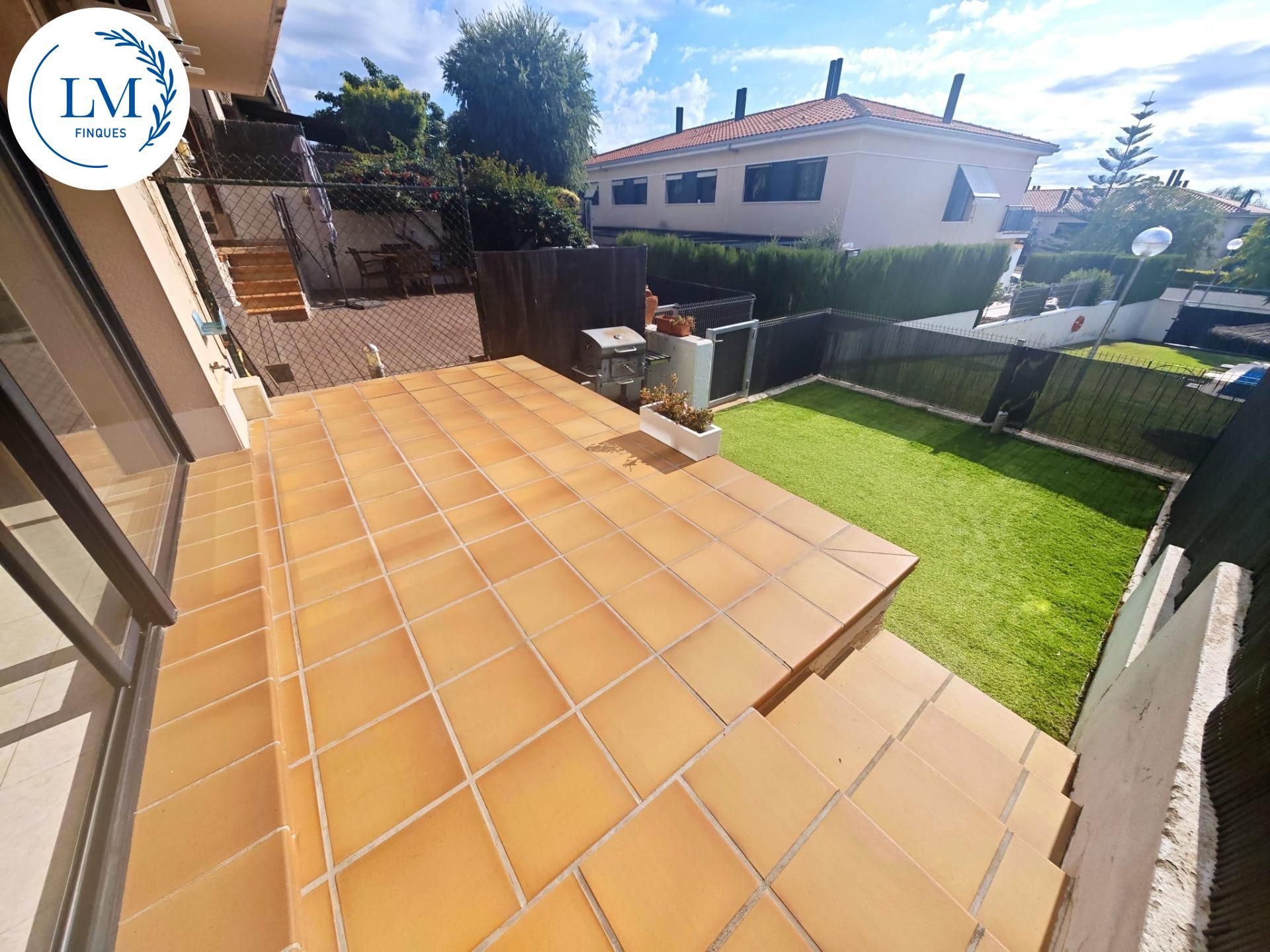 Terrace of Single-family semi-detached for sale in Vilanova i la Geltrú  with Air Conditioner, Heating and Private garden