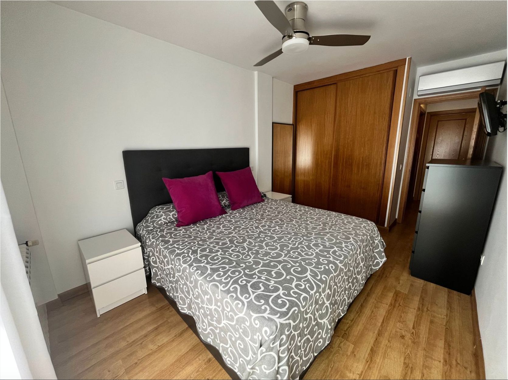 Bedroom of Flat for sale in Poblete  with Air Conditioner, Heating and Parquet flooring