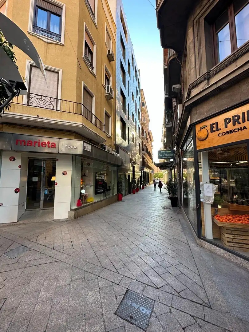 Vista exterior de Local de alquiler en Murcia con Aire acondicionado