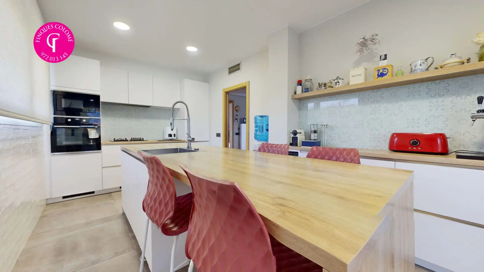 Kitchen of Houses for sale in Quart  with Air Conditioner, Heating and Terrace