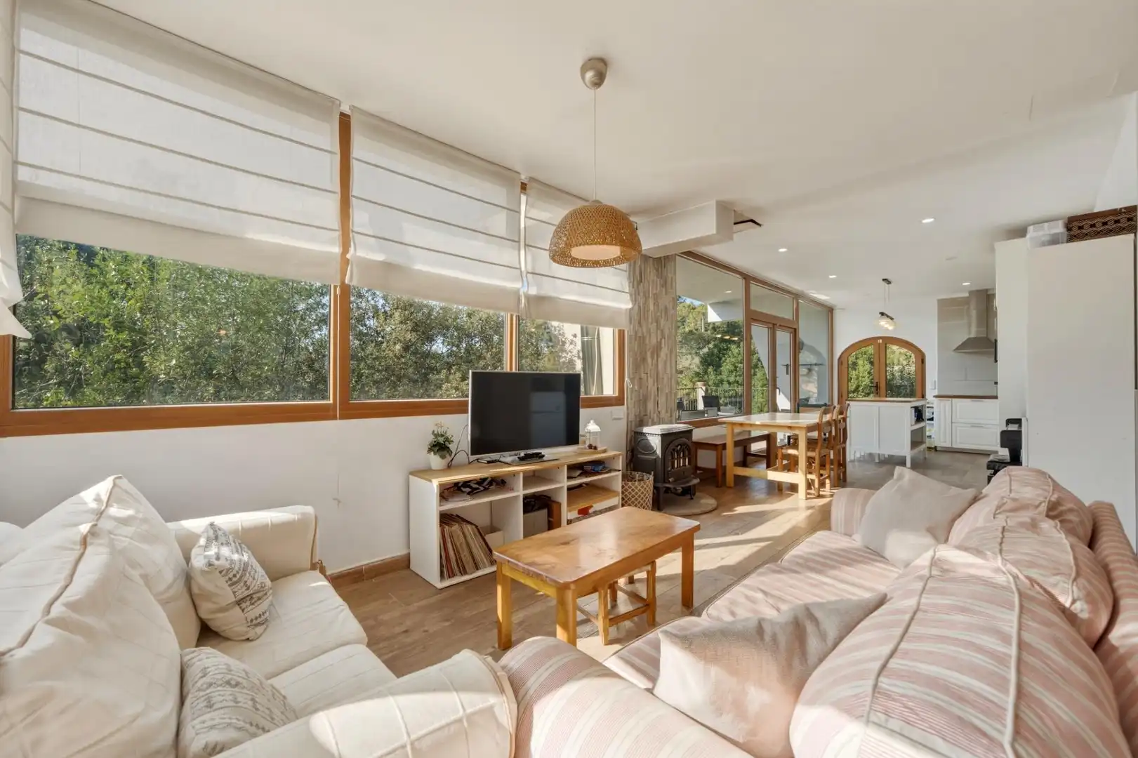 Sala de estar de Finca rústica en venta en Puigpunyent con Aire acondicionado, Calefacción y Jardín privado
