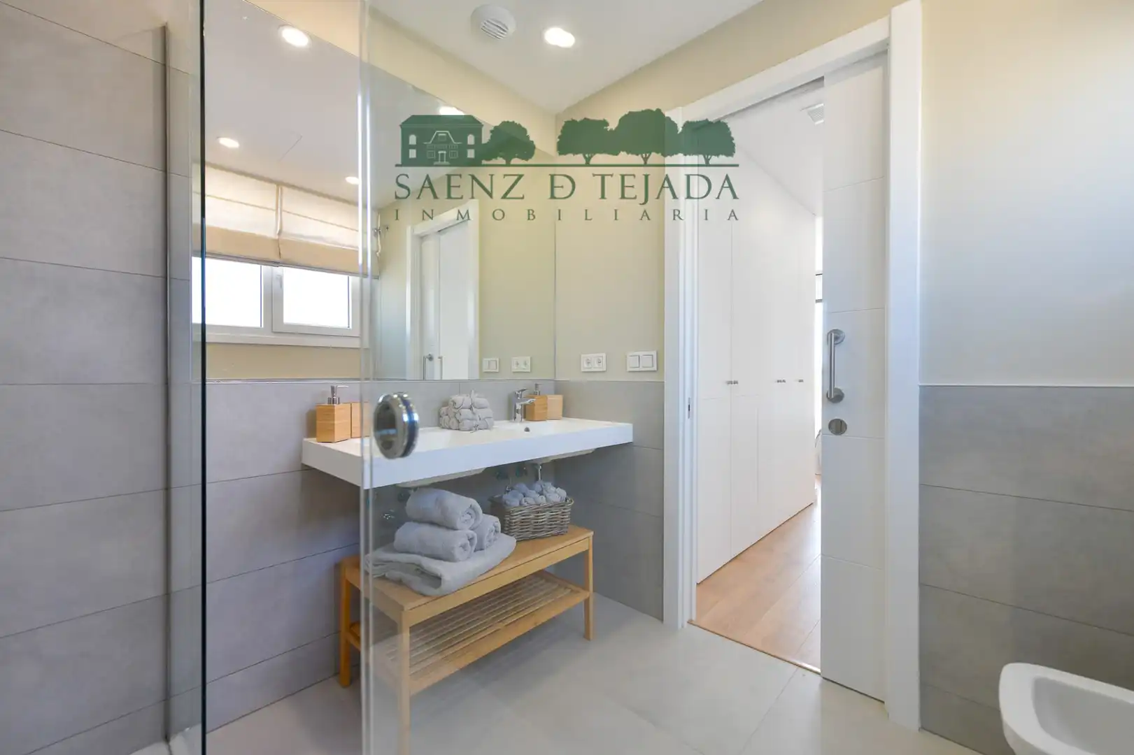 Baño de Casa o chalet de alquiler en Dos Hermanas con Aire acondicionado, Calefacción y Jardín privado