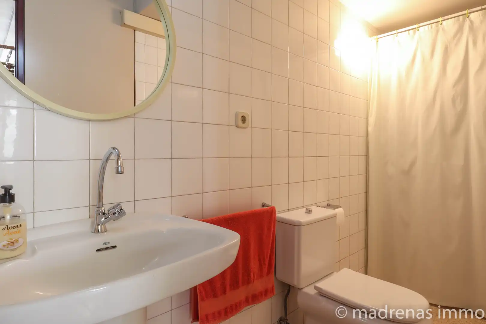 Badezimmer von Büro zur Miete in Girona mit Klimaanlage, Heizung und Möbliert