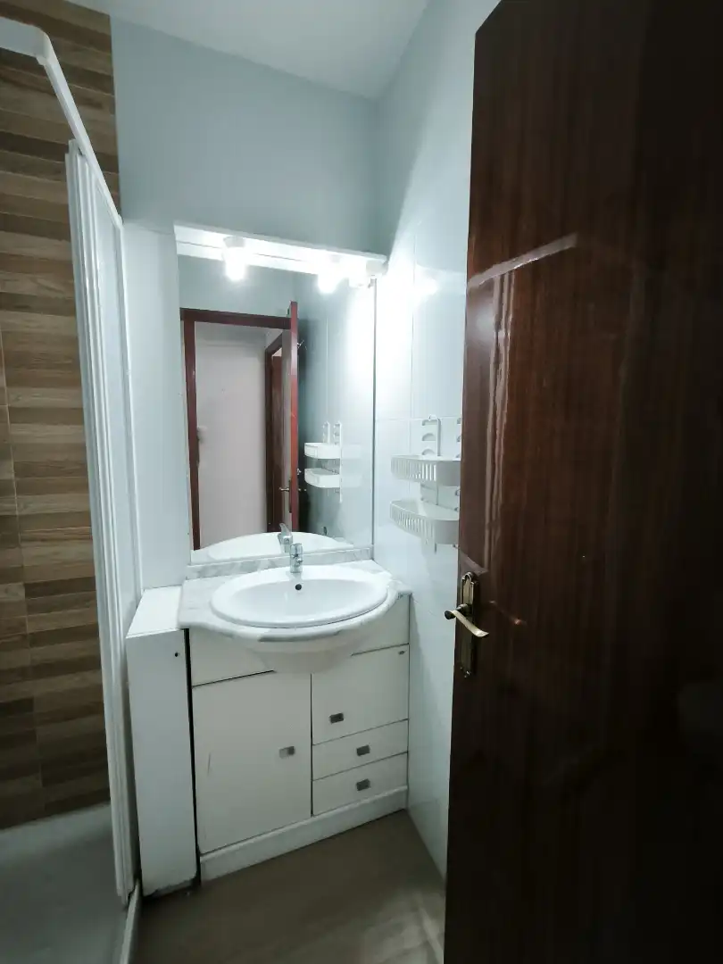 Badezimmer von Wohnung zum Verkauf in La Ràpita mit Möbliert