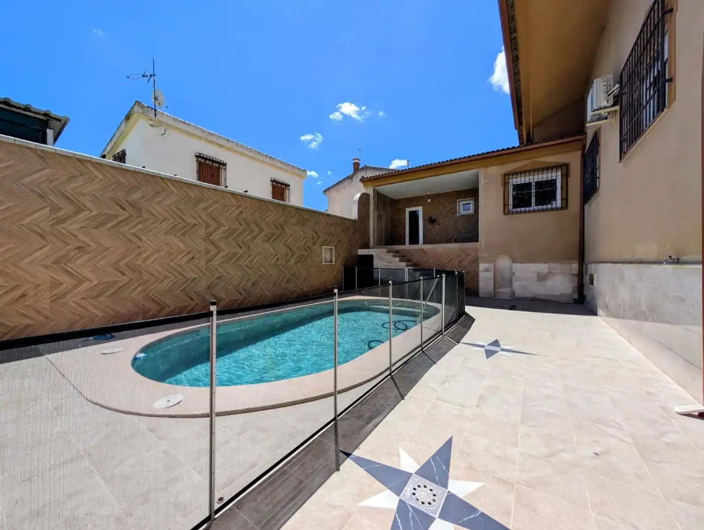 Piscina de Casa o xalet en venda en Huétor Tájar amb Aire condicionat, Calefacció i Terrassa