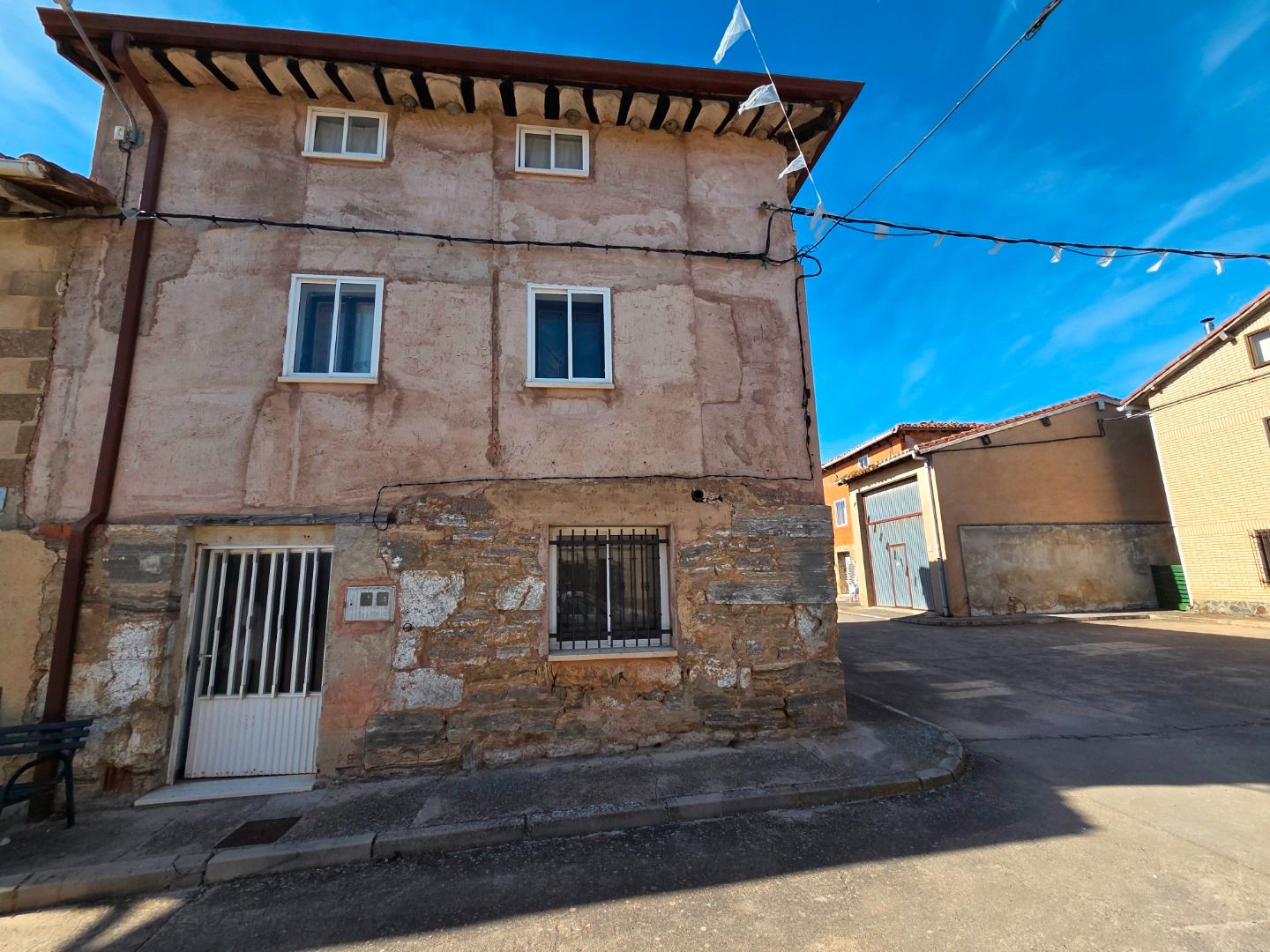 Exterior view of Country house for sale in Aguilar de Bureba  with Heating and Storage room