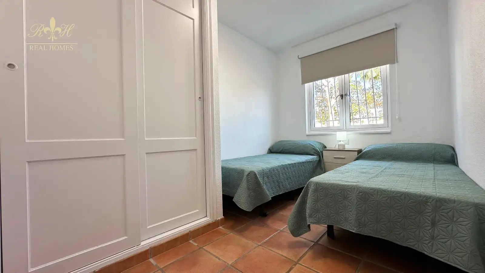 Habitación de Piso de alquiler en L'Alfàs del Pi con Aire acondicionado, Terraza y Piscina