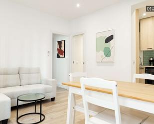 Living room of Apartment to share in  Madrid Capital  with Air Conditioner, Heating and Terrace