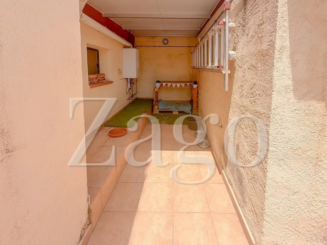 Casa amb piscina en venda a Pueblo - Urbanizaciones, imagen 3