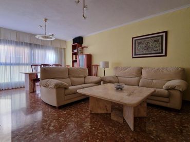 Appartamento con ascensore in vendita a Casc Urbà