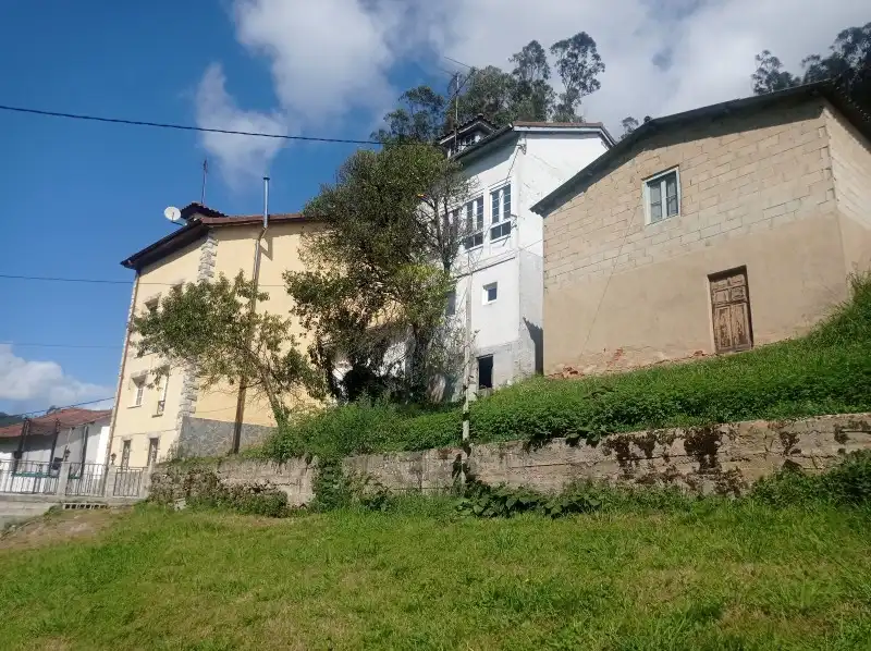 Vista exterior de Casa o chalet en venta en Pravia con Calefacción, Trastero y Amueblado