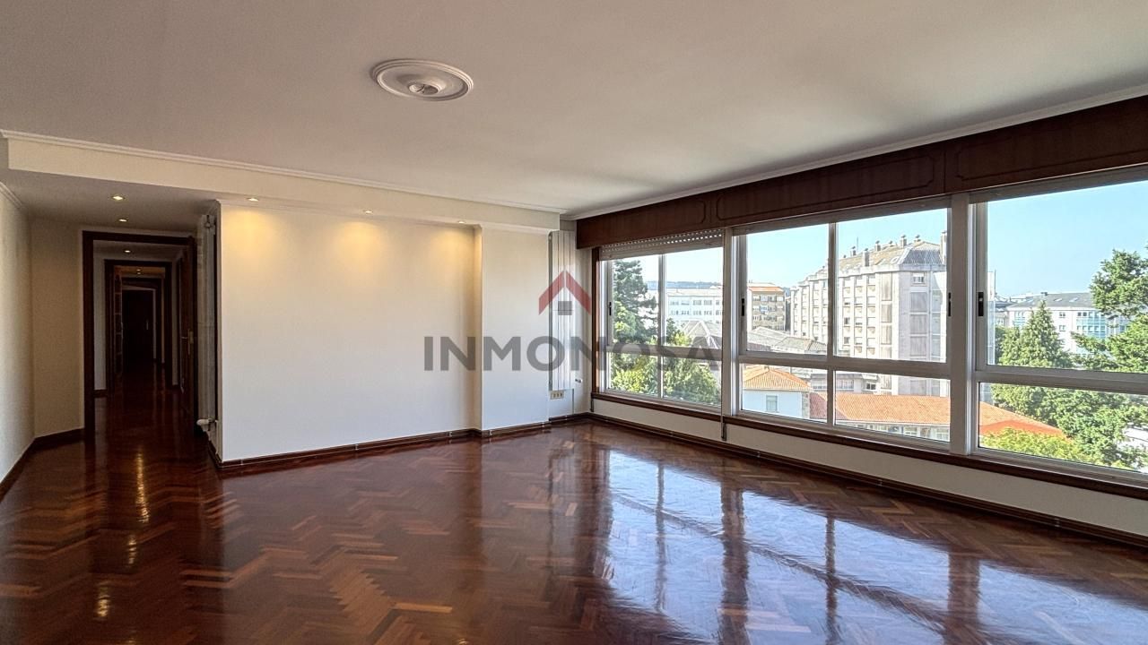 Sala d'estar de Pis en venda en Ferrol amb Calefacció, Parquet i Traster