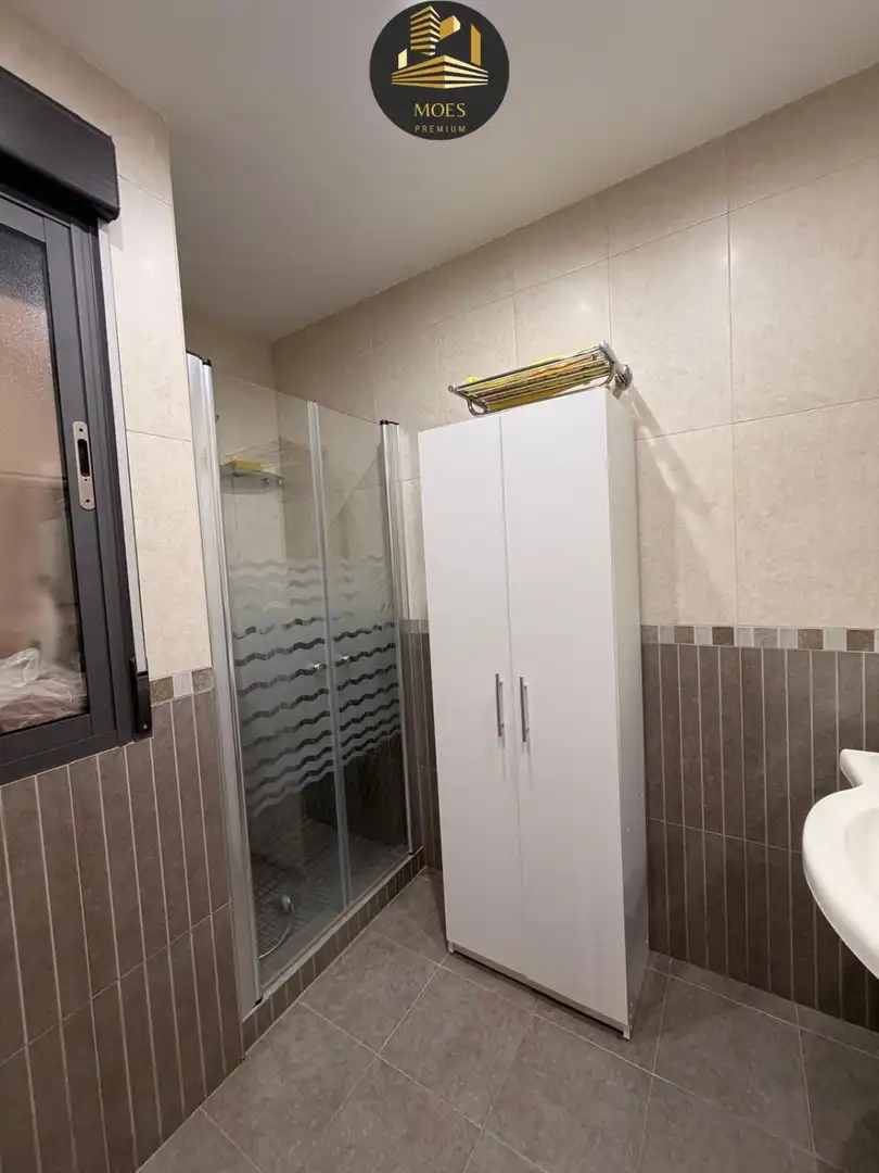 Baño de Piso en venta en Huelma con Aire acondicionado, Calefacción y Trastero