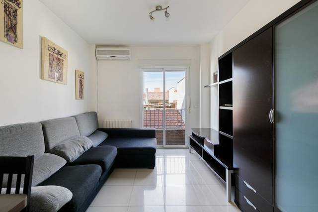 Piso en Venta en Calle de Pamplona, 14A en Avda. De los Ogíjares