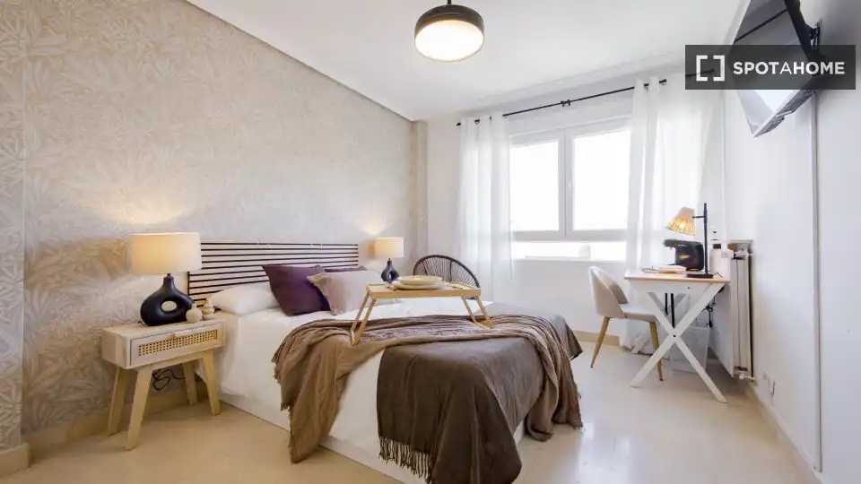Bedroom of Flat for rent in Madrid  with Air Conditioner, Heating and Furnished