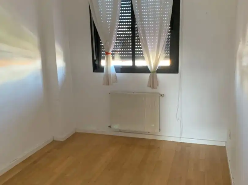 Wohnung zur Miete in Avenida de Camilo José Cela, 17, Guindalera