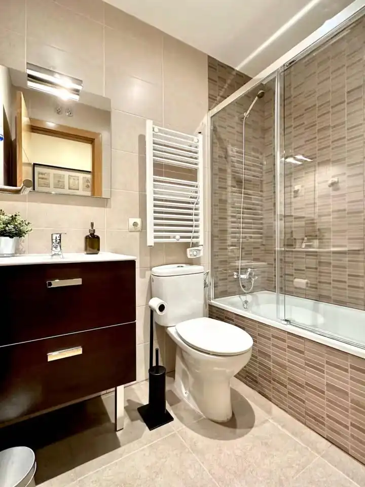 Bathroom of Flat for rent in Marbella  with Air Conditioner, Furnished and Internet