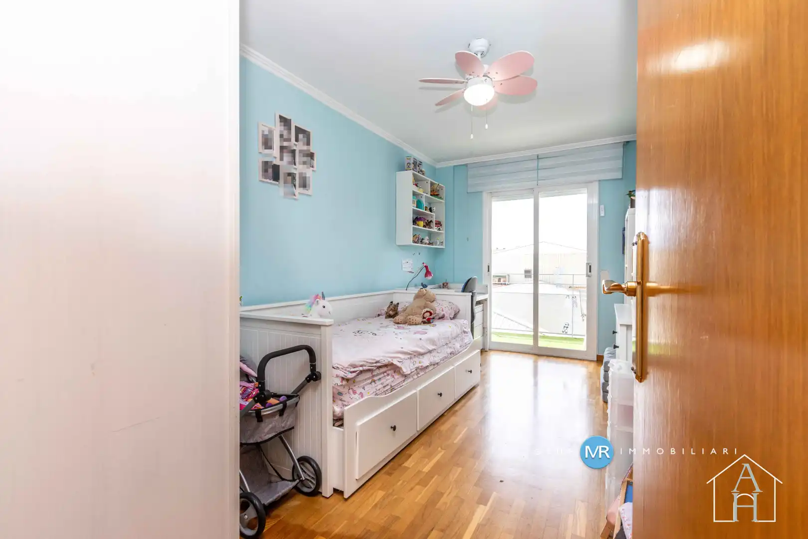 Bedroom of Flat for sale in Terrassa  with Air Conditioner, Heating and Parquet flooring