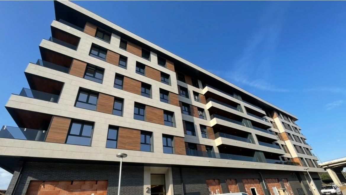 Vista exterior de Pis de lloguer en Donostia - San Sebastián  amb Calefacció, Terrassa i Piscina comunitària