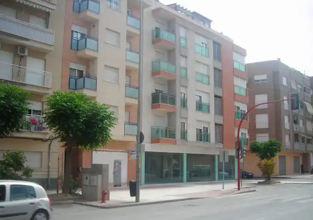 Vista exterior de Garatge en venda en Lorca