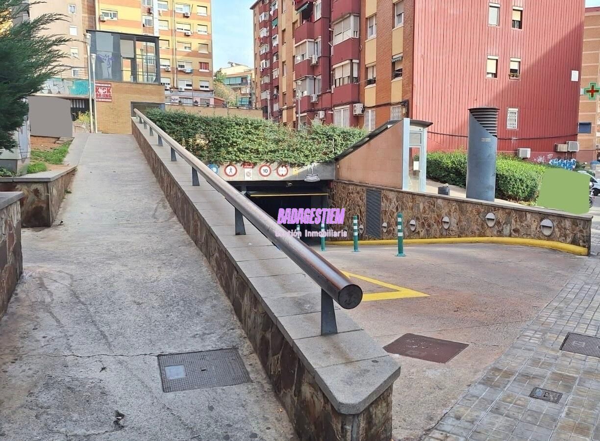 Exterior view of Garage for sale in Badalona