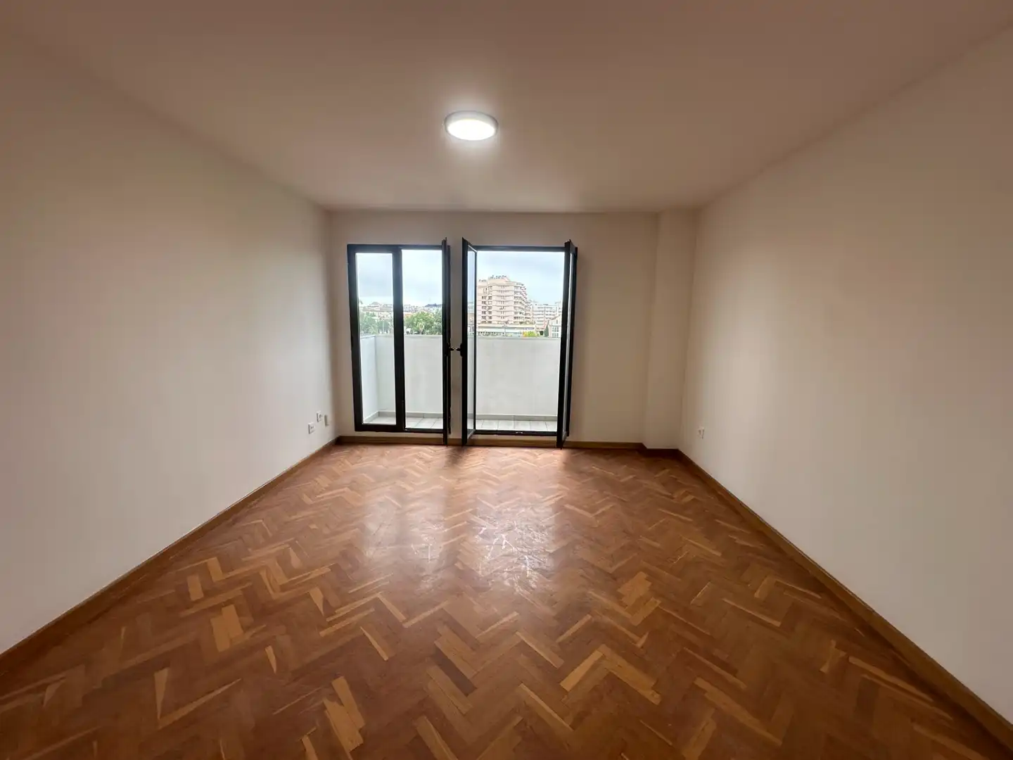 Habitación de Piso en venta en Valencia con Parquet, Terraza y Balcón