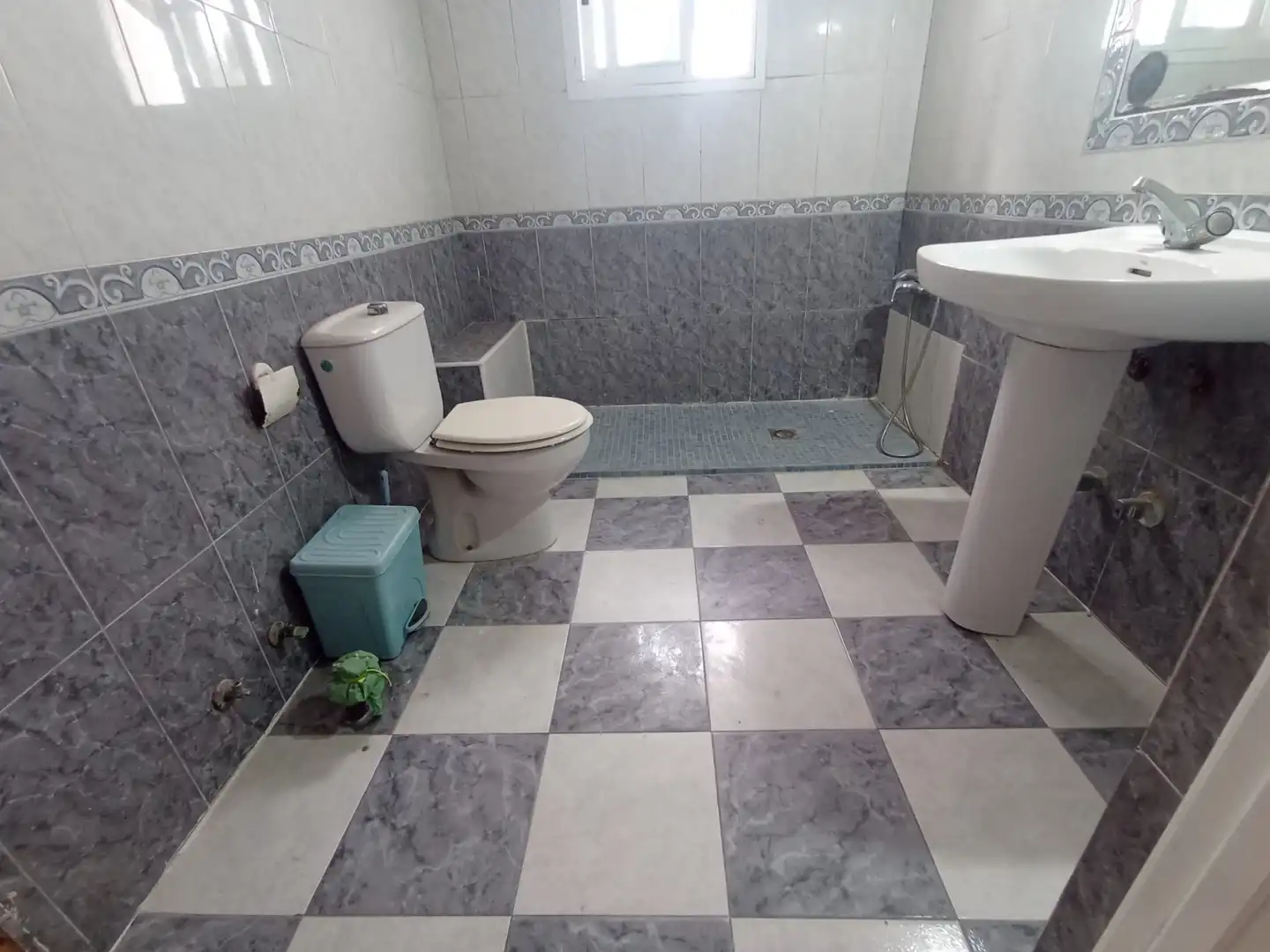 Bathroom of Houses for sale in Estación de Autobuses