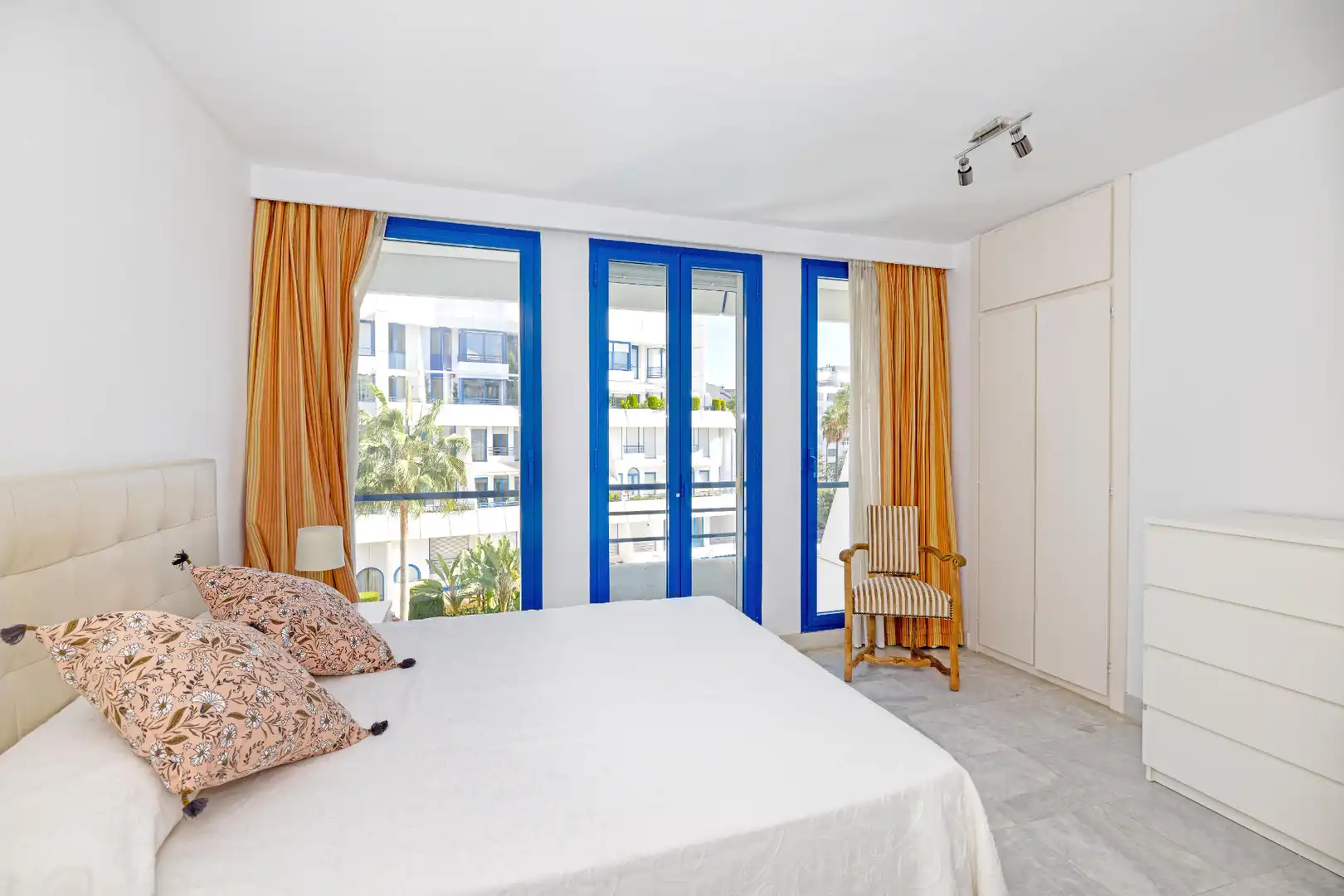 Habitación de Dúplex en venta en Marbella con Aire acondicionado, Calefacción y Terraza