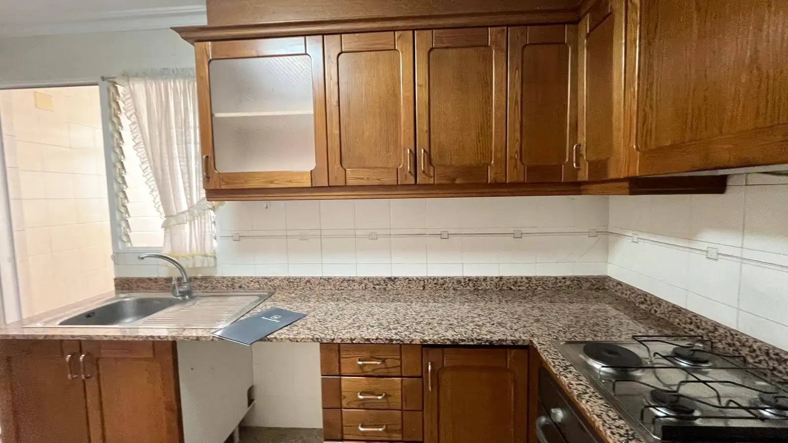 Cuina de Pis en venda en Elche / Elx amb Terrassa i Balcó
