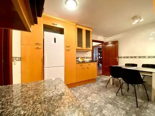 Küche von Wohnung zum Verkauf in Barcelona mit Klimaanlage, Heizung und Parkett