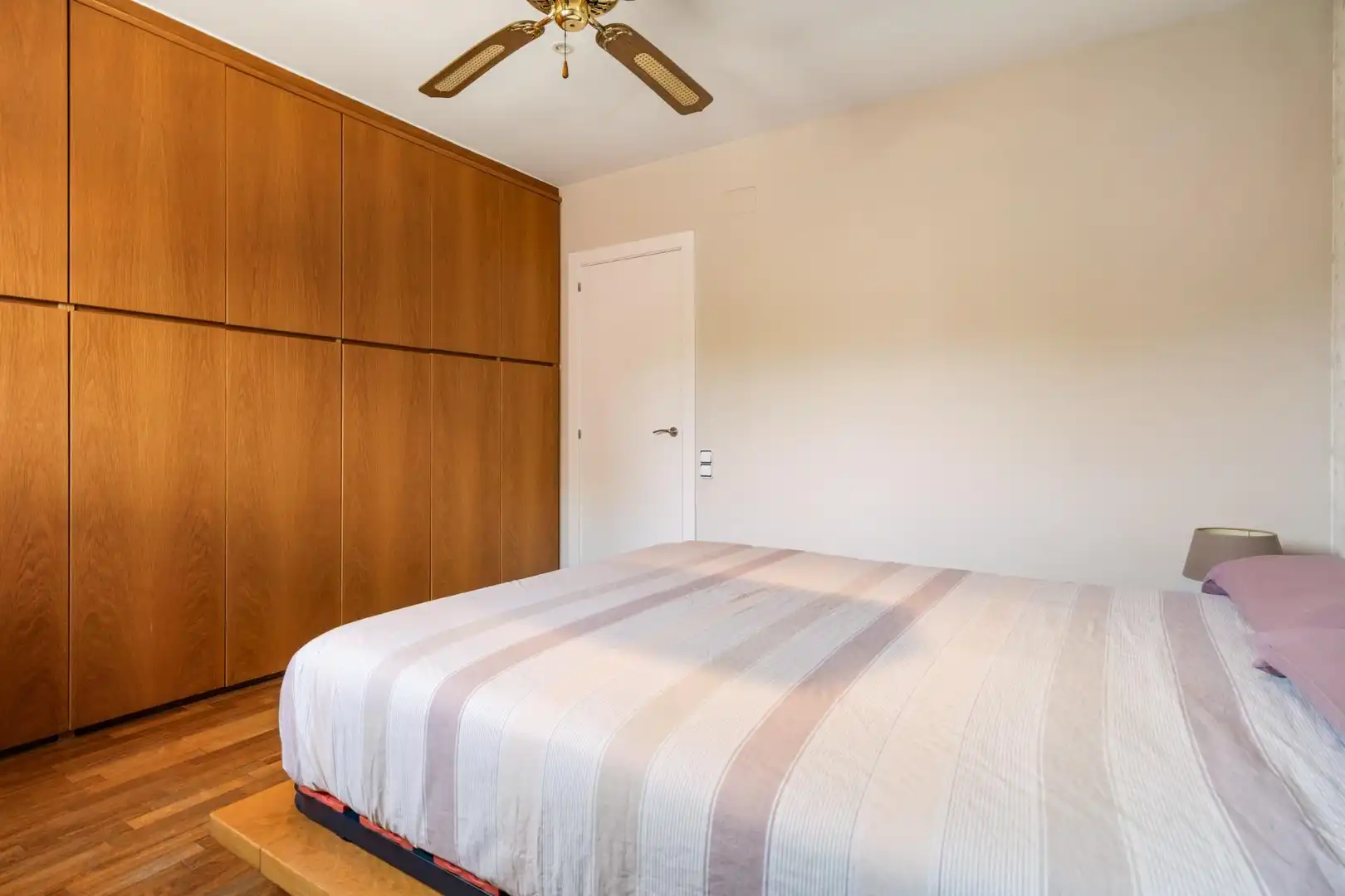 Habitación de Casa adosada en venta en Parets del Vallès con Aire acondicionado, Calefacción y Jardín privado