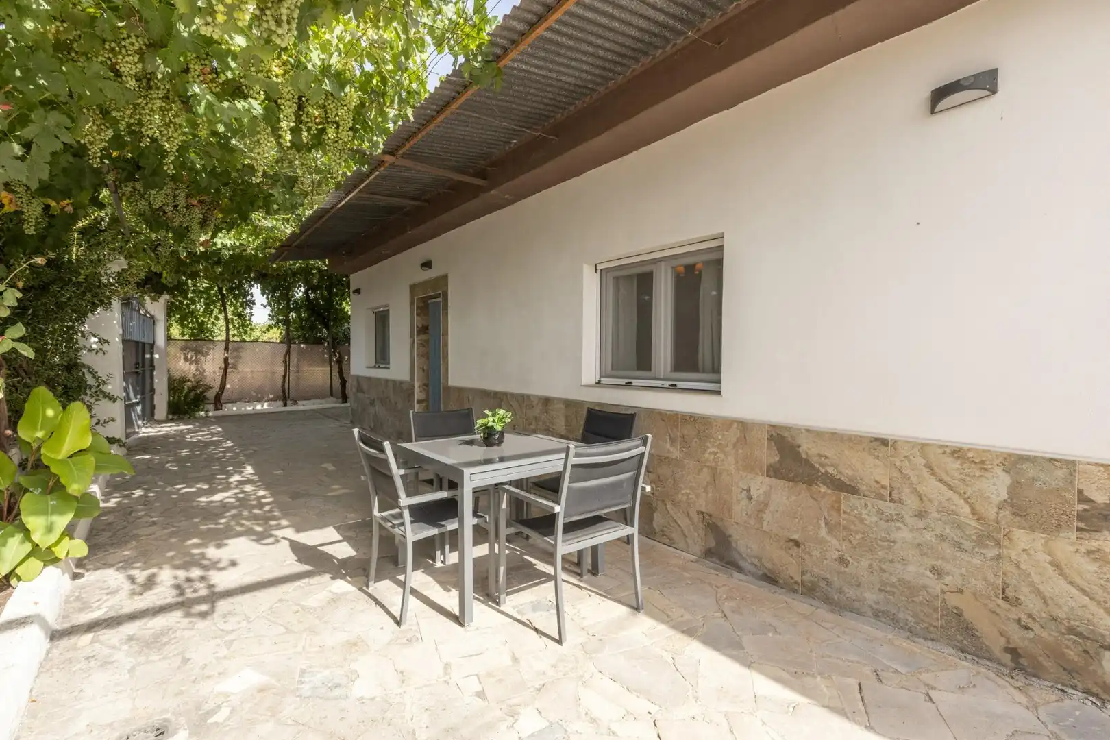 Terrassa de Finca rústica en venda en Pinos Puente amb Jardí privat, Traster i Piscina