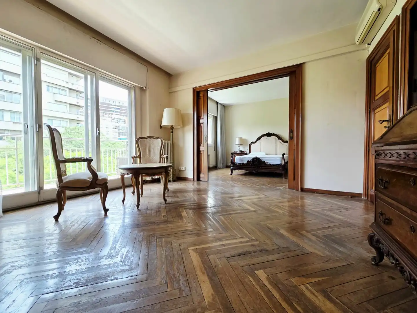 Living room of Flat for sale in Barcelona  with Air Conditioner, Heating and Parquet flooring