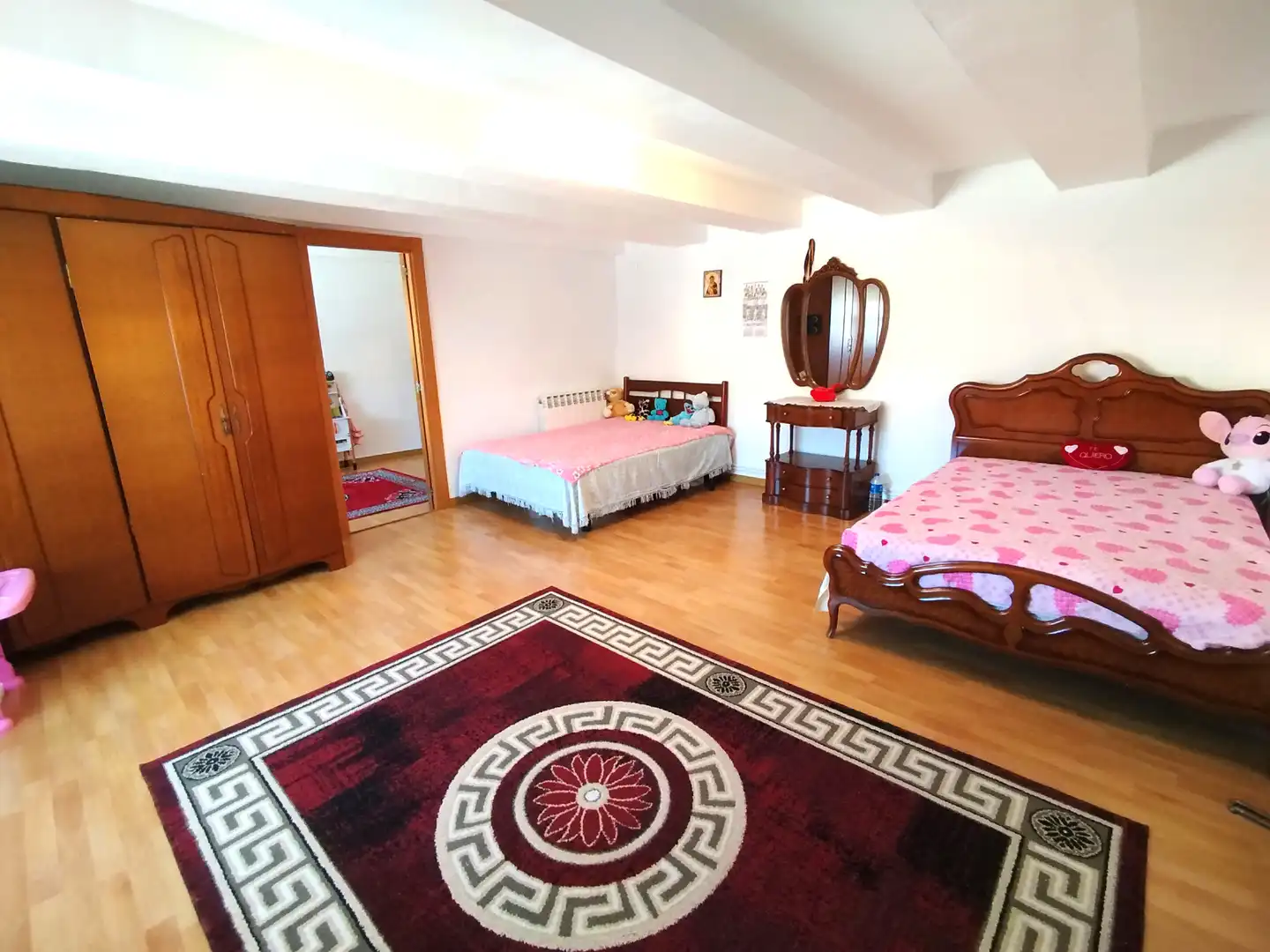 Dormitori de Casa adosada en venda en Mojados amb Calefacció, Parquet i Traster