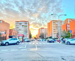 Vista exterior de Pis en venda en Fuenlabrada amb Calefacció, Piscina i Piscina comunitària