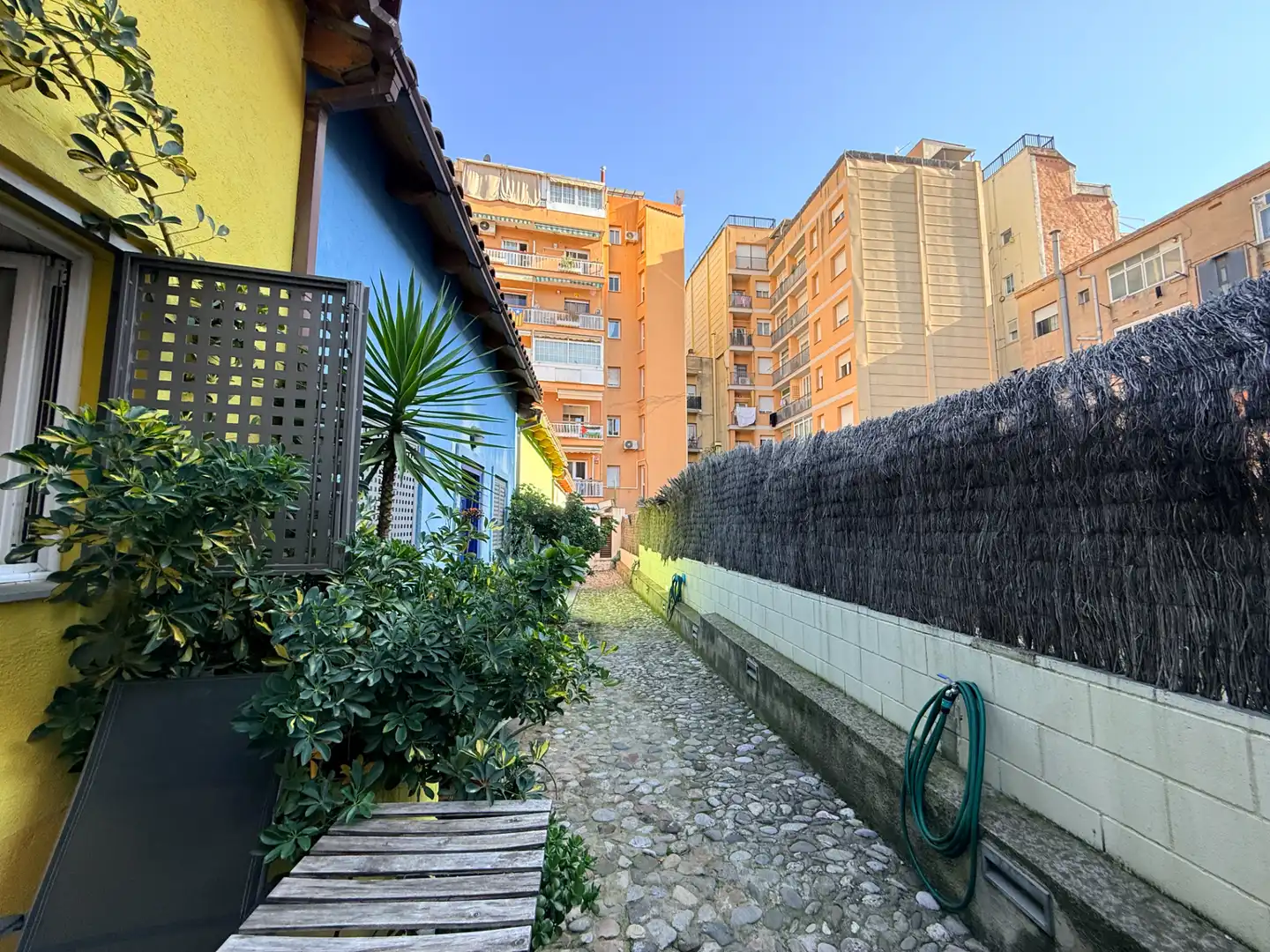 Vista exterior de Casa adosada en venta en Barcelona con Aire acondicionado, Calefacción y Parquet
