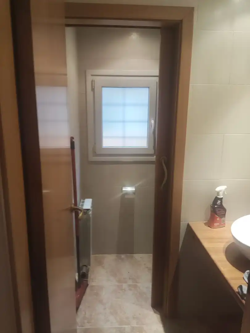 Bany de Casa adosada en venda en Barcelona amb Calefacció, Jardí privat i Terrassa