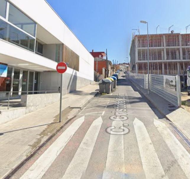 Vista exterior de Casa o xalet en venda en Santa Coloma de Gramenet amb Balcó