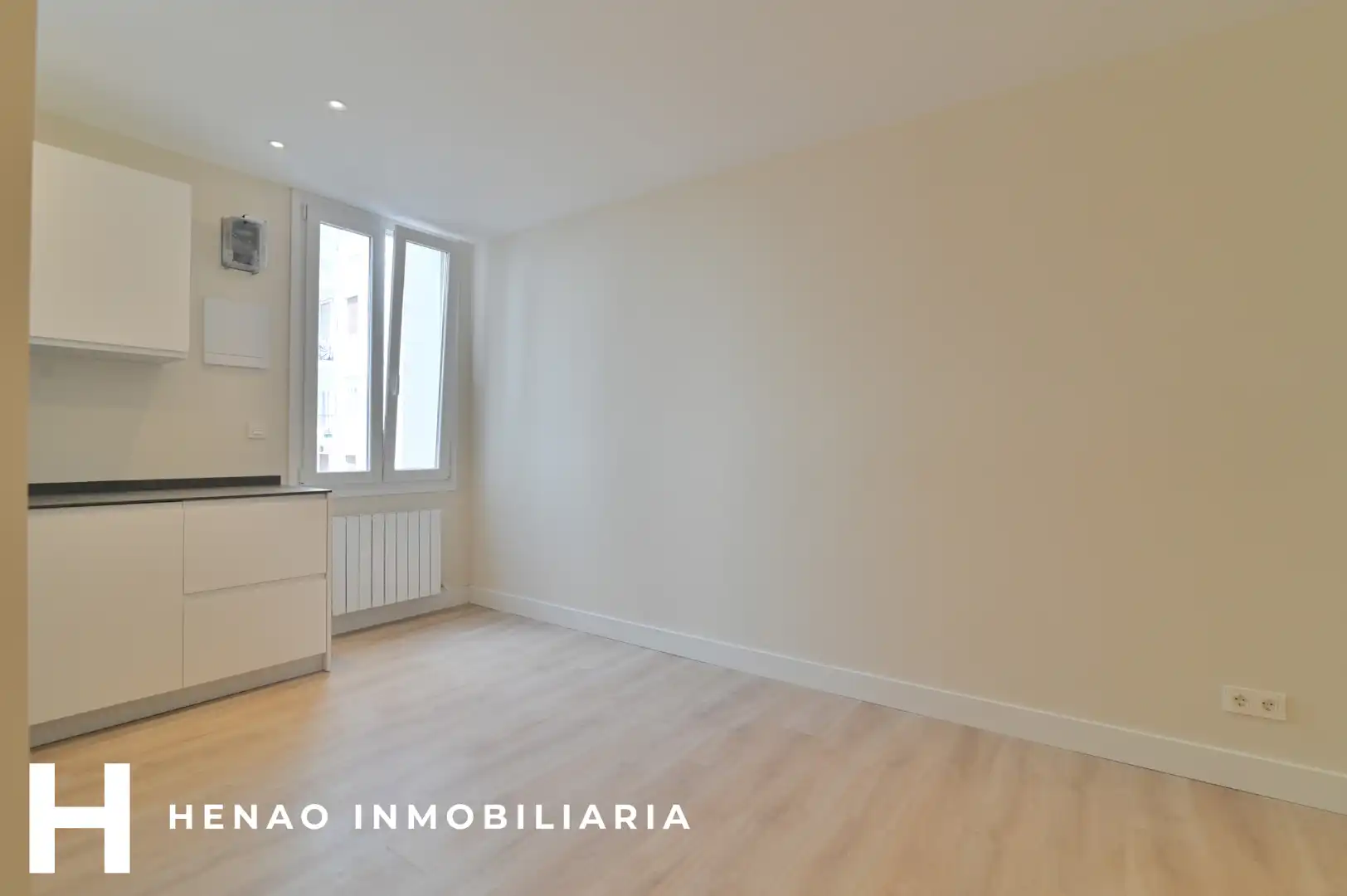 Dormitori de Pis en venda en Bilbao  amb Calefacció, Parquet i Forn