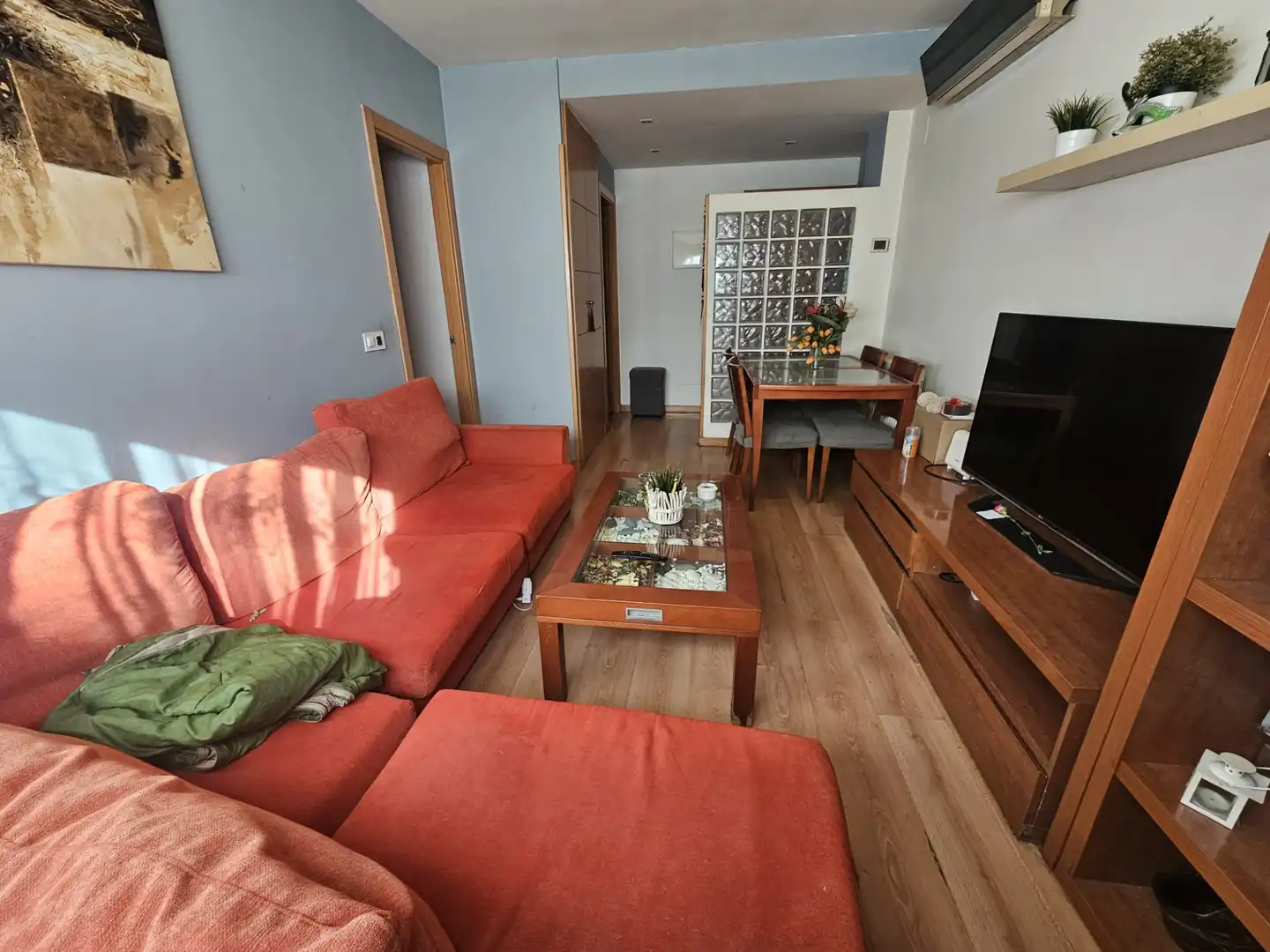 Living room of Flat for sale in Alcobendas  with Air Conditioner, Heating and Storage room