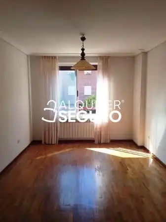 Bedroom of Flat for rent in Valladolid  with Heating, Terrace and Swimming Pool