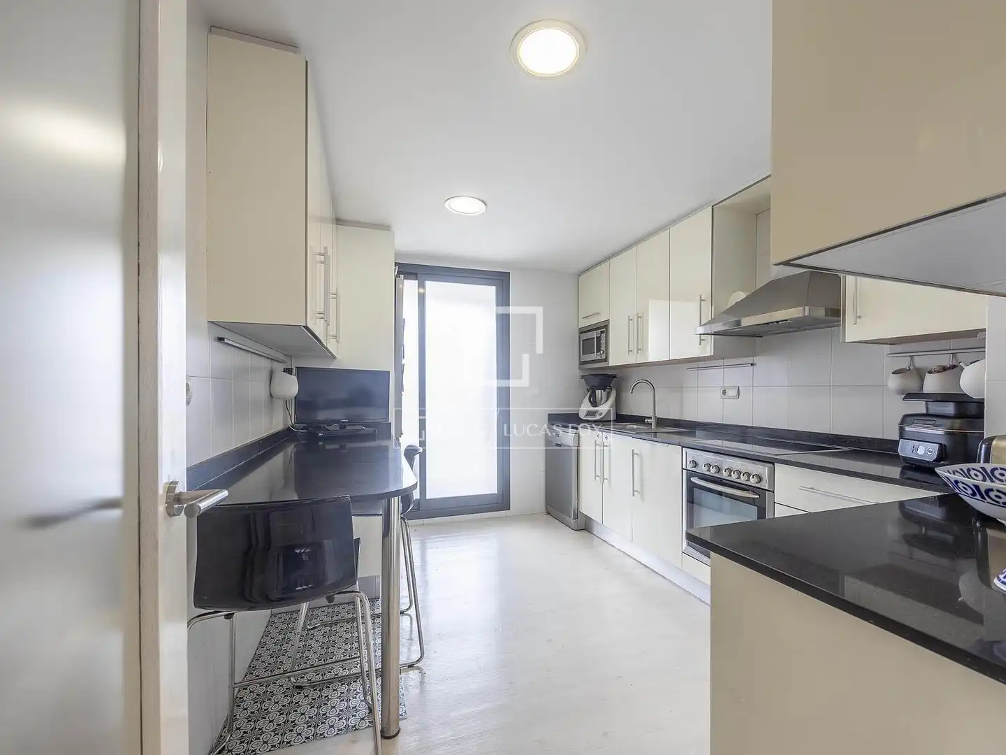 Küche von Wohnung zum Verkauf in Valencia mit Klimaanlage, Heizung und Privatgarten