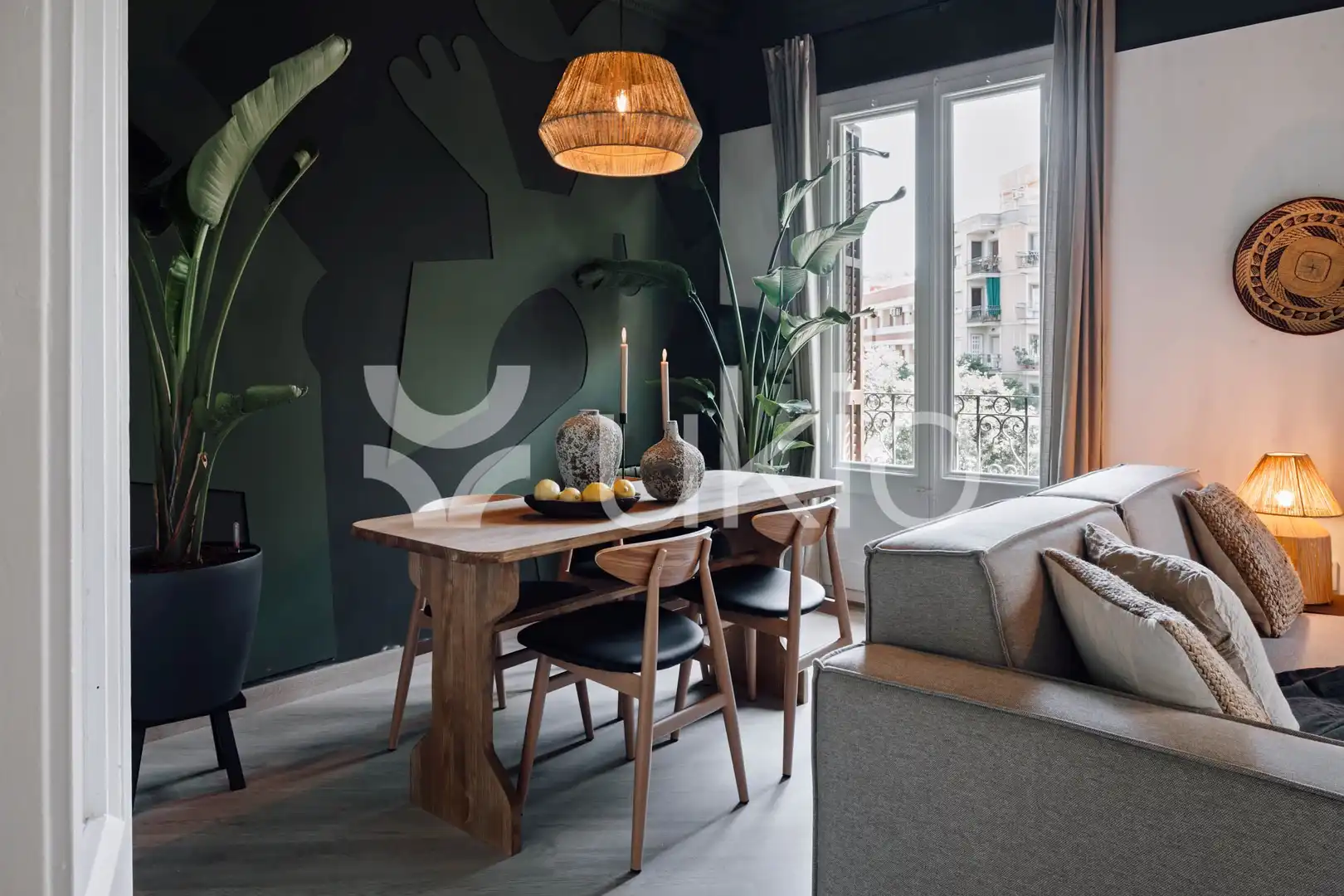 Menjador de Apartament de lloguer en Barcelona amb Aire condicionat, Moblat i Forn