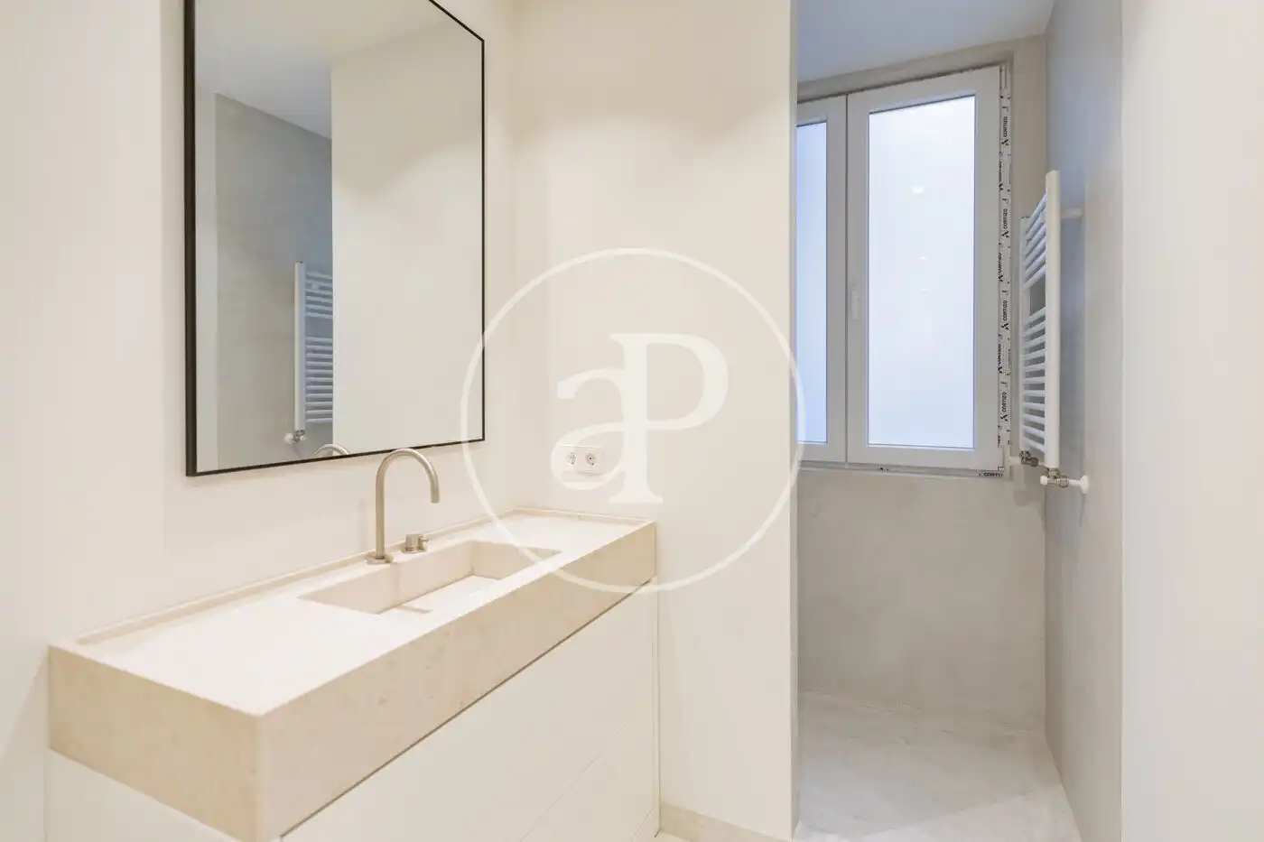 Badezimmer von Wohnung zur Miete in Madrid mit Klimaanlage, Heizung und Möbliert