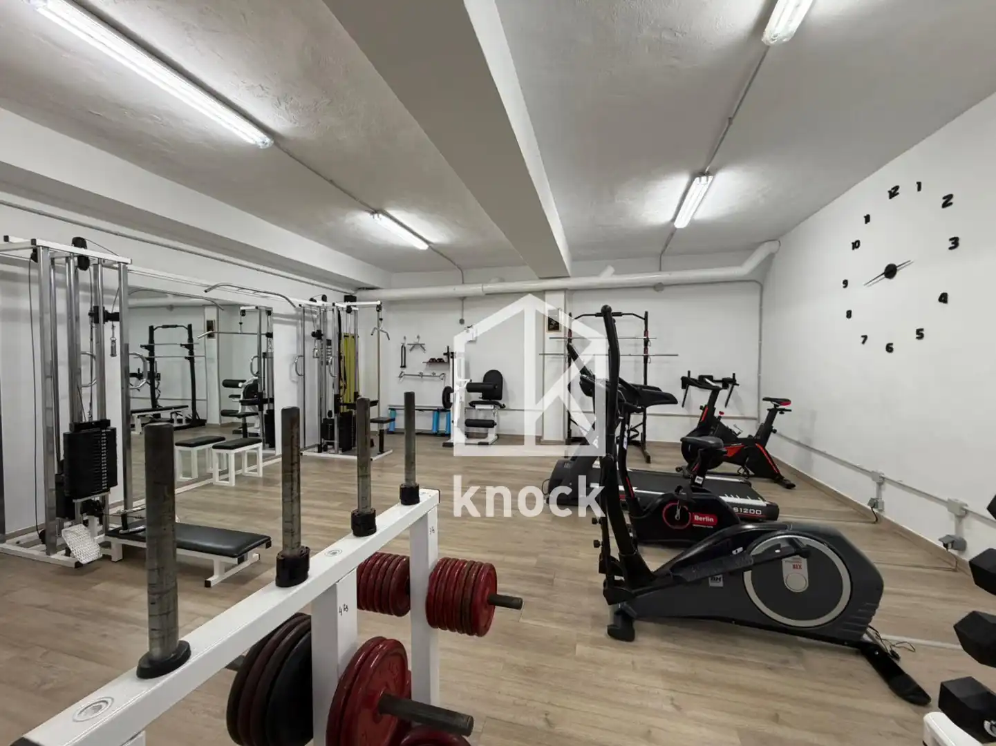 Piso en venta en Oviedo  con Calefacción, Jardín privado y Trastero